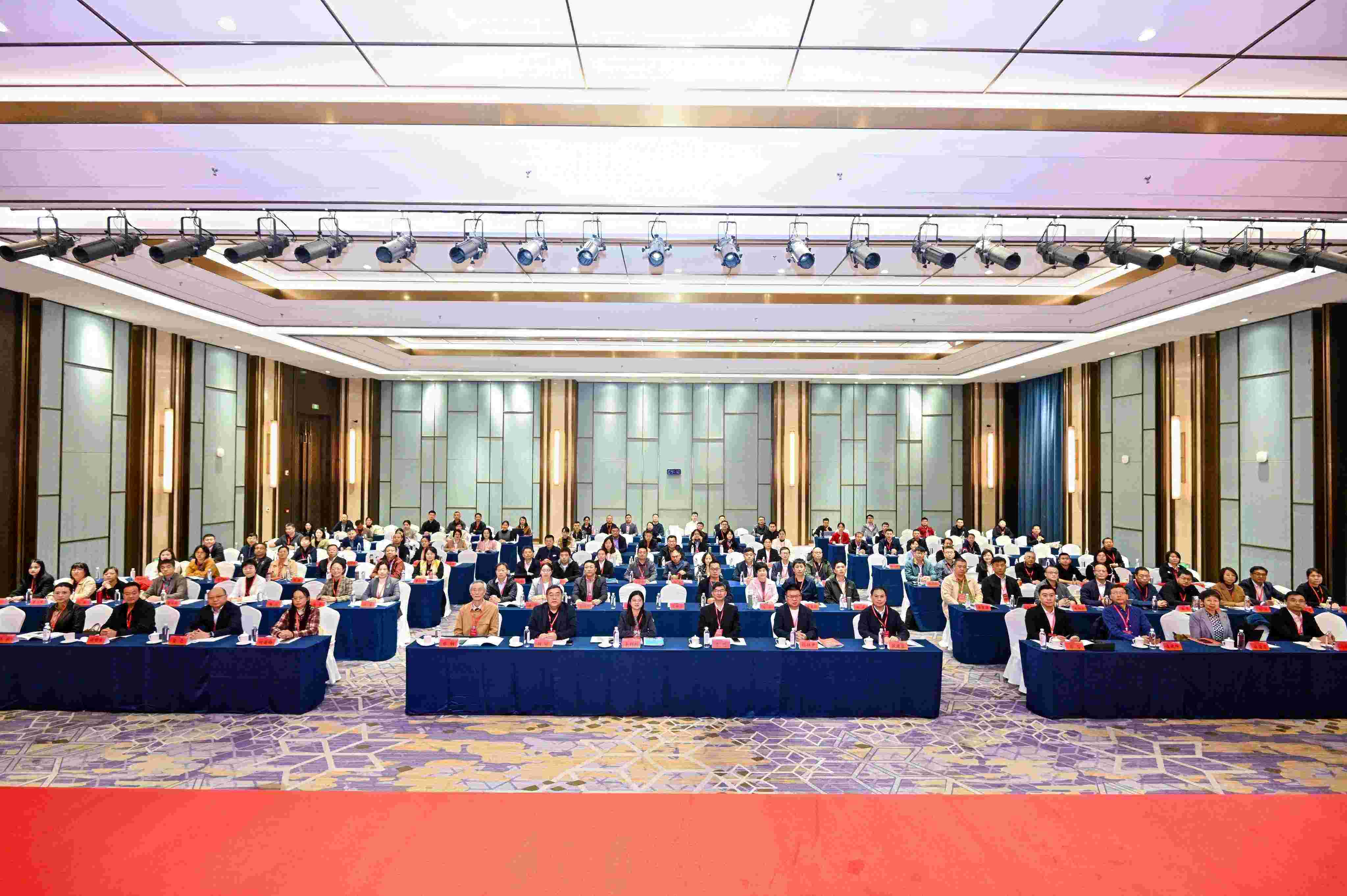 10月17日至18日，“数字化赋能职业教育产教融合研讨会”在山东济南隆重召开