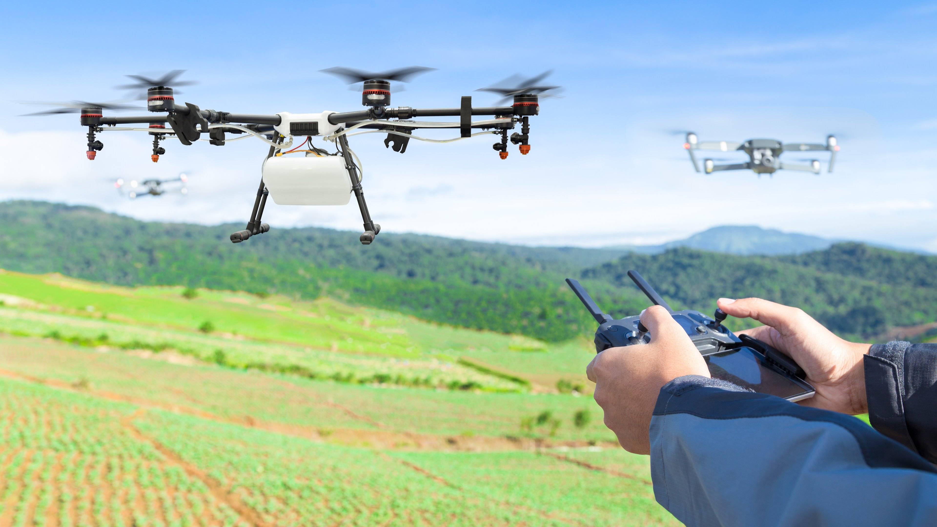 无人机飞行实践教学面临成本、安全、内容与评估等多重现实困境